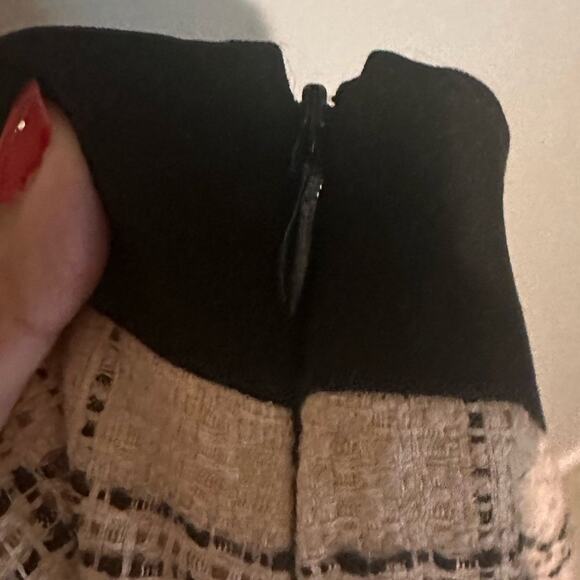 Liz Claiborne Mid-Rise Pink Pencil Skirt – Size 4 - Picture 4 of 6